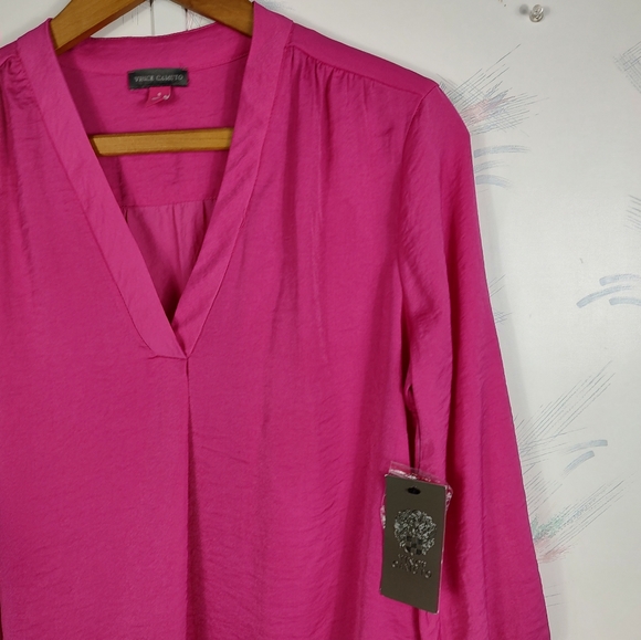 Vince Camuto Pink V-neck Blouse NWT - Picture 2 of 11